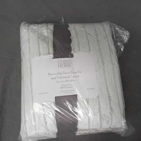 BOXED COZEE HOME REVERSIBLE FAUX FUR AND VELVET SOFT THROW