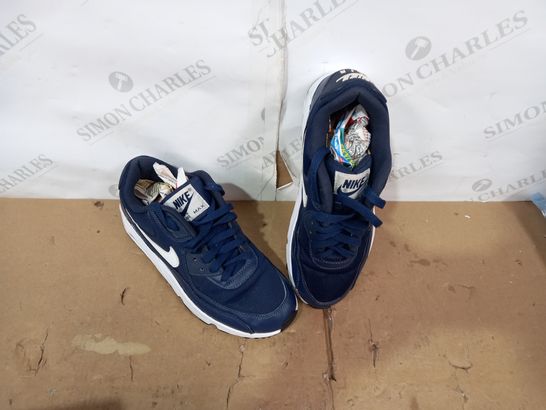 PAIR OF NIKE NAVY/WHITE TRAINERS SIZE 5.5