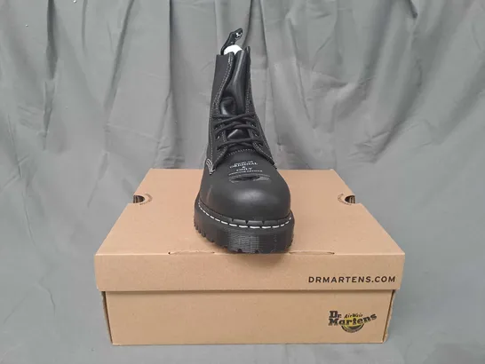 BOXED PAIR OF DR MARTENS 1460 PASCAL ST BOOTS IN BLACK UK SIZE 10