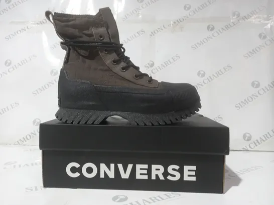 BOXED PAIR OF CONVERSE ALL STAR LUGGED 2.0 CC X-HI SHOES IN BROWN/BLACK UK SIZE 5