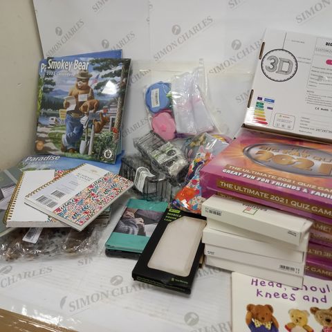 BOX OF ASSORTED ITEMS TO INCLUDE 2X DECORATIVE LED LIGHTE, 3X METAL SINK CADDY, 5X EARTHMA UNIVERSAL REMOTE, MOBILE PHONE CASES AND SCREEN PROTECTORS, 5X BIG FAT QUIZ 2021 BOARD GAME, APPROX. 20X 2022