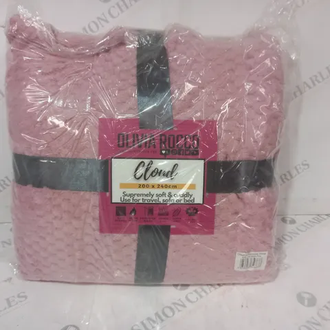 OLIVIA ROCCO CLOUD HONEYCOMB THROW IN PINK