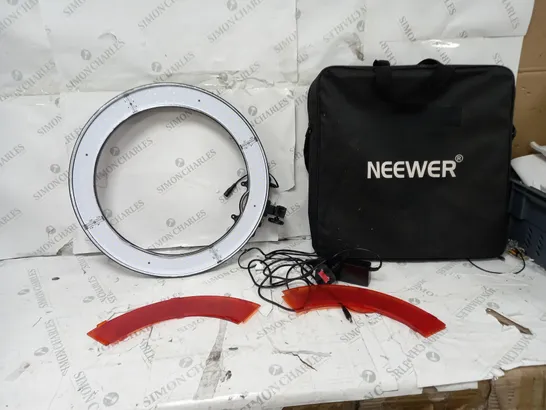 NEEWER LARGE RING LIGHT 