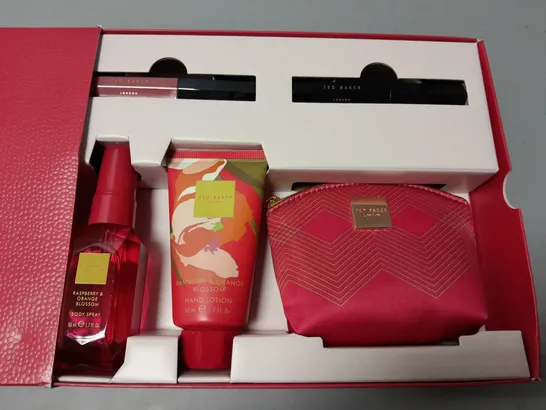 BOXED TED BAKER HANDBAG HEROS GIFT SET