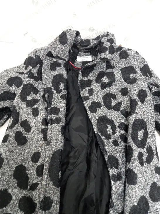 HELENE BERMAN GREY LEOPARD PRINT COAT 