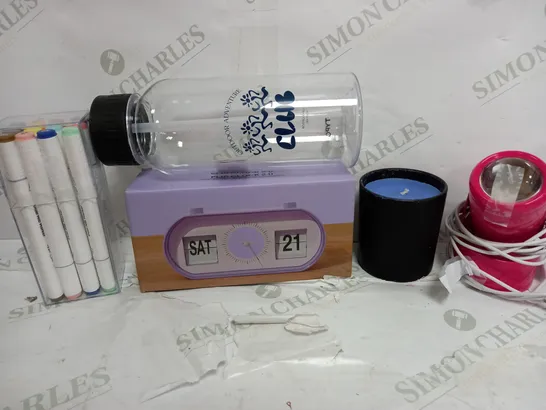 BOX OF APPROXIMATELY 15 ASSORTED ITEMS TO INCLUDE MARKERS, CLOCK, CANDLE ETC