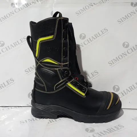 PAIR OF JOLLY MOTORBIKE BOOTS IN BLACK/YELLOW EU SIZE 41