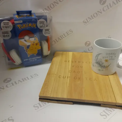 BOX OF APPROX 5 ITEMS TO INCLUDE TATTY TEDDY PERSONALISED MUG, POKEMON CHILDRENS HEADPHONES, PERSONALISED SOFA TRAY