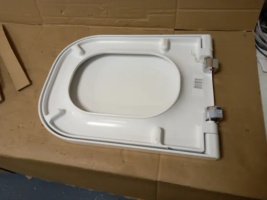 ROCA THE GAP STANDARD TOILET SEAT