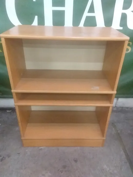 WOODEN 3 SHELF BOOKCASE