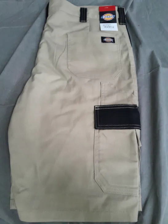 DICKIES MENS CARGO SHORTS BEIGE SIZE 36