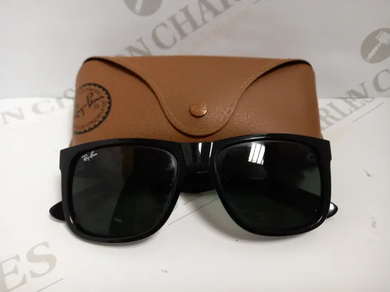 RAYBAN BLACK SUNGLASSES WITH CASE