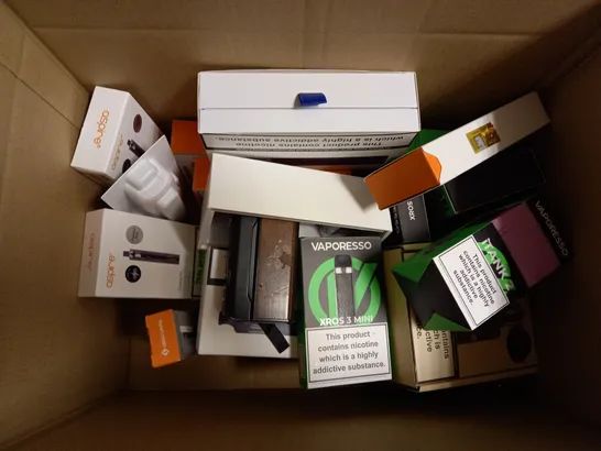 APPROXIMATELY 20 VAPES & E-CIGARETTES TO INCLUDE ASPIRE POCKEX KIT, VAPORESSO XROS 3 MINI, INNOKIN ENDURA T20 S, ETC