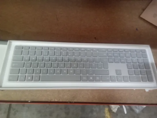 BOXED MICROSOFT SURFACE KEYBOARD 