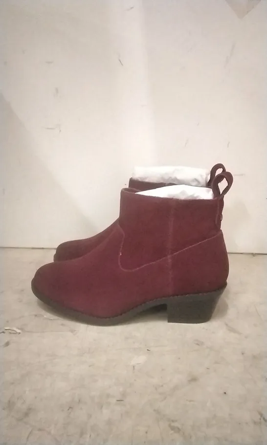 BOXED VIONIC VERA WOMENS ANKLE BOOT COLOUR: BURGUNDY SIZE: UK 3