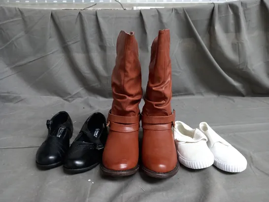 APPROXIMATELY 14 ASSORTED KIDS PAIRS OF SHOES IN VARIOUS COLOURS, STYLES, AND SIZES