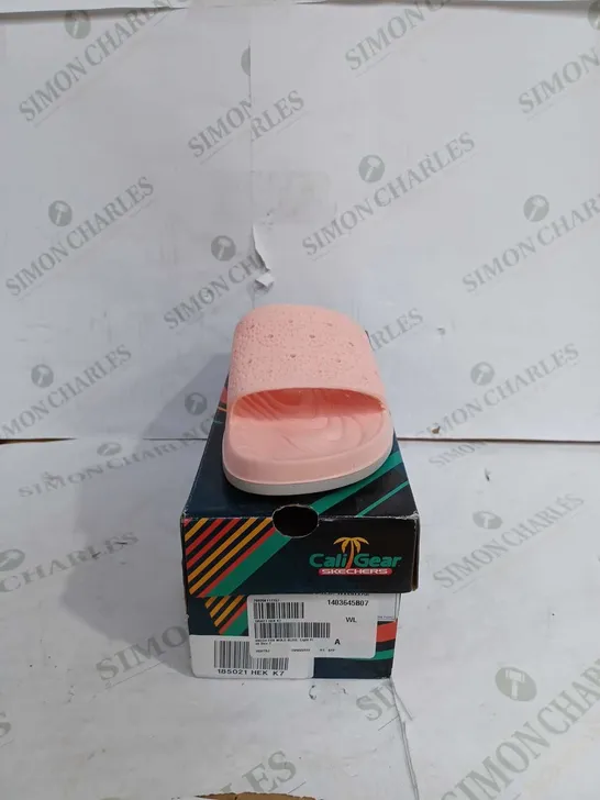 CALI GEAR SKETCHERS SLIDERS IN PINK - SIZE 7