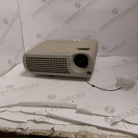 MITSUBISHI DLP PROJECTOR 