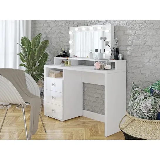 BOXED AHULL DRESSING TABLE WITH MIRROR