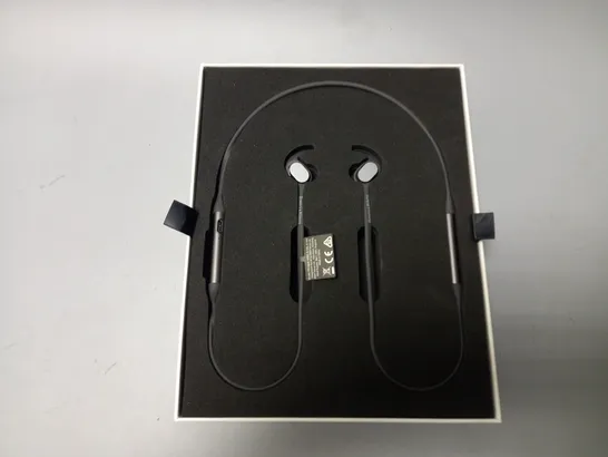BOXED BOWERS & WILKINS PI3 WIRELESS HEADPHONES