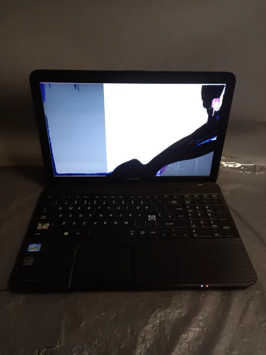 TOSHIBA SATELLITE PRO C850-1HD PRO WINDOWS 8 LAPTOP