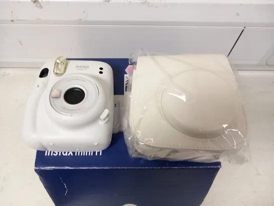 BOXED FUJIFILM INSTAX MINI 11 ICE-WHITE BUNDLE 