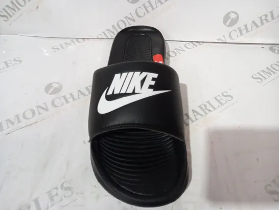 PAIR OF NIKE VICTORI ONE SLIDERS IN BLACK UK SIZE 8