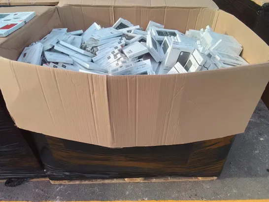 PALLET CONTAINING A LARGE QUANTITY OF ASSORTED BRAND NEW MOBILE PHONE CASES