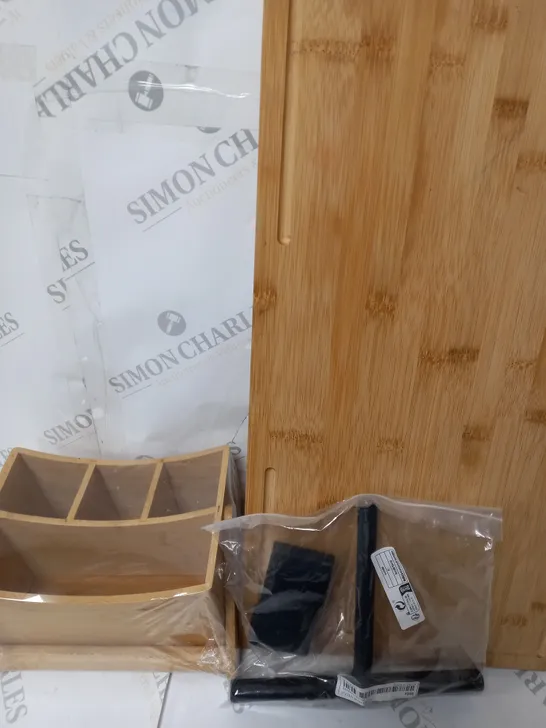 BOX OF ASSORTED ITEMS TO INCLUDE -BAMBOO STORAGE CONTAINER - BAMBOO HOB COVER AND WINDOW WIPER 