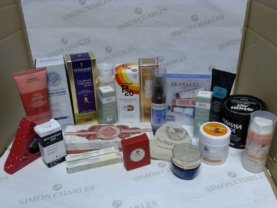 LOT OF APPROXIMATELY 20 ASSORTED SKIN CARE ITEMS, TO INCLUDE CLINIQUE, LUSH, REN SKINCARE, ETC