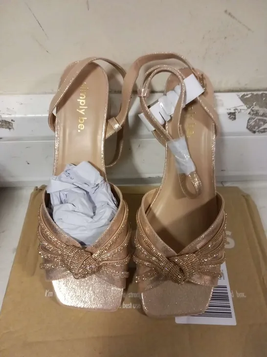 BOXED SIMPLYBE ROSE GOLD HEELS SIZE 9