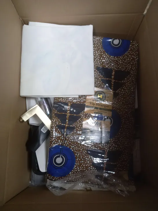 BOX OF APROXIMATELY 15 ASSORTED HOUSEHOLD ITEMS TOO INCLUDE WALLPAPER , HOSE PIPES , COOKING ACCESSORIES , ETC 