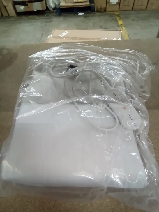 BOXED ELECTRIC BLANKET - WHITE