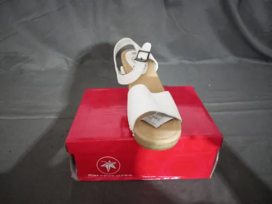 APPROXIMATELY 12 BOXED PAIR OF BLOCK HEELED SANDALS VARIOUS SIZES TO INCLUDE SIZE 38EU 