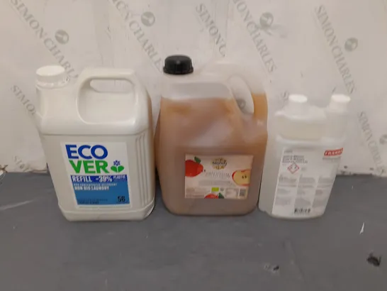 APPROXIMATELY 3 ASSORTED LIQUIDS TO INCLUDE CLEANER FOR MILKSYSTEMS, CIDER VINEGAR AND NON BIO LAUNDRY - COLLECTION ONLY 