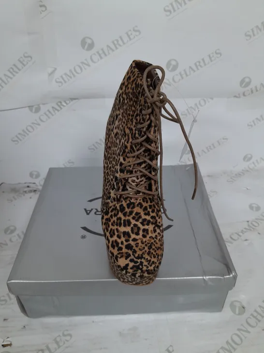 BOXED PAIR OF CASANDRA PLATFORM LACE UP BOOT IN LEOPARD SUEDE SIZE 3