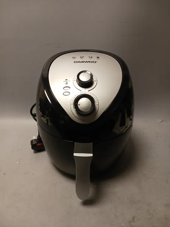 BOXED DAEWOO 3.6 AIR FRYER