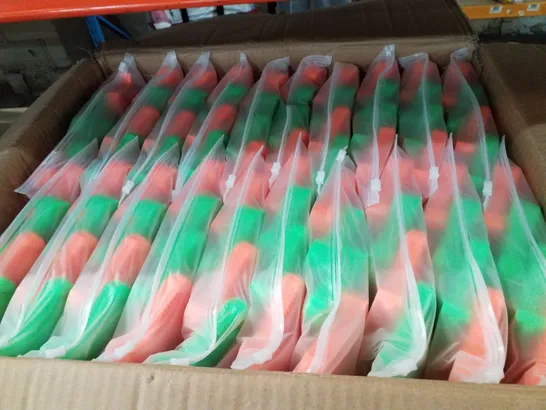 BOX CONTAINING 20 PACKS OF 4 KIDS WATER GUN TOYS