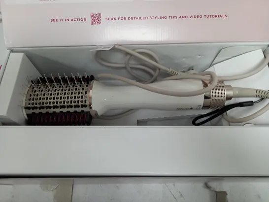 BOXED SHARK SMOOTHSTYLE HOT BRUSH & SMOOTHING COMB