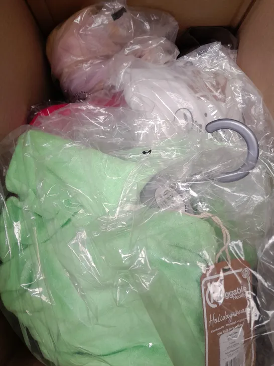 BOX OF APPROX 12 ASSORTED KIDS CLOTHING ITEMS TO INCLUDE - BAG , T-SHIRT , JUMPER ETC