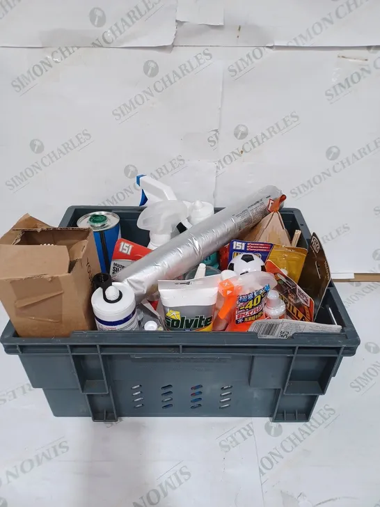 BOX TO CONTAIN APPROXIMATELY 20 ASSORTED DIY, HOUSE MAINTENANCE & HOUSE CLEANING PROBLEMS 