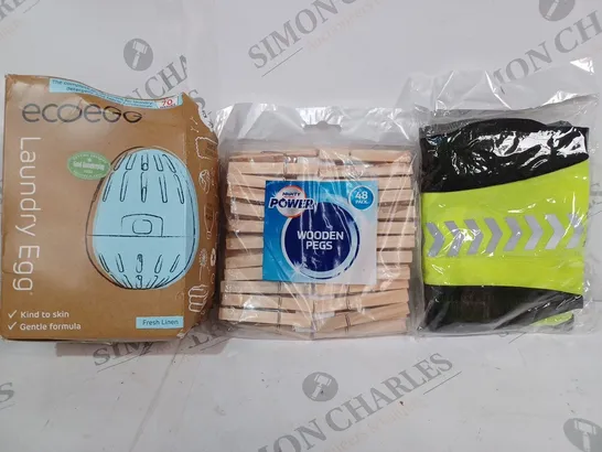 APPROXIMATELY 10 ASSORTED HOUSEHOLD ITEMS TO INCLUDE ECOEGG LAUNDRY EGG, WOODEN PEGS, ETC