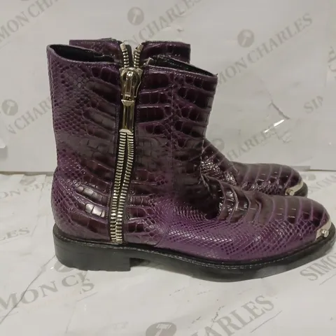 PAIR OF KOI DESIGNER VEGAN LOWCUT BOOTS IN PURPLE SNAKESKIN EFFECT - SIZE 10