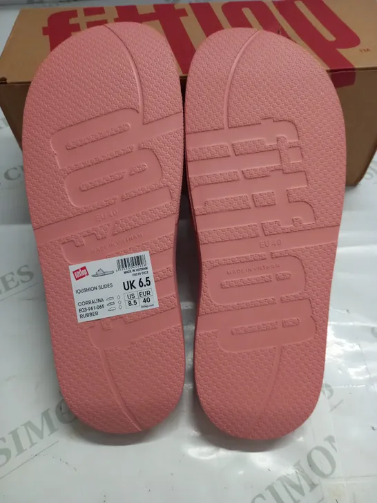 BOXED PAIR OF FITFLOP IQUSHION SLIDES IN CORRALINA - UK 6.5