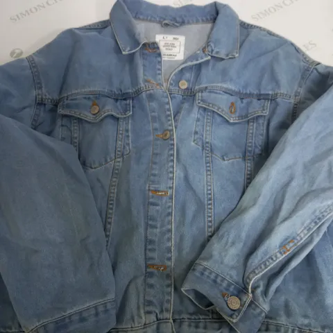 PULL & BEAR DENIM JACKET - EUR LARGE