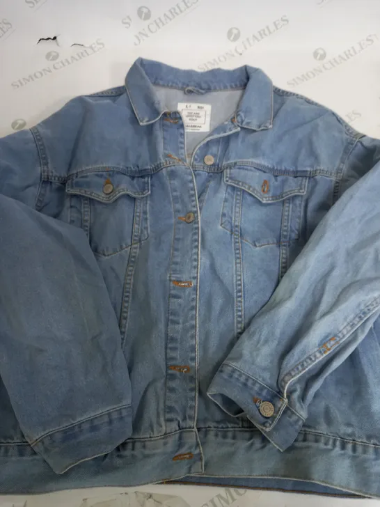 PULL & BEAR DENIM JACKET - EUR LARGE