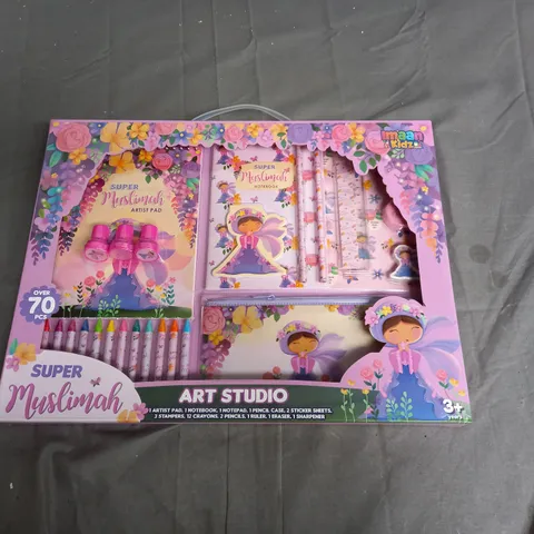 BOXED SUPER MUSLIMAH ART STUDIO kit