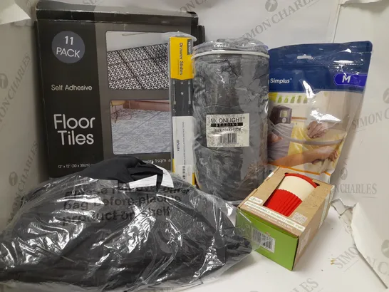 LOT OF APPROX 6 ASSORTED HOUSEHOLD ITEMS TO INCLUDE MOONLIGHT BEDDING GREY THROW, F&P SIMPLUS FULL FACE MASK, SELF ADHESIVE FLOOR TILES, ETC