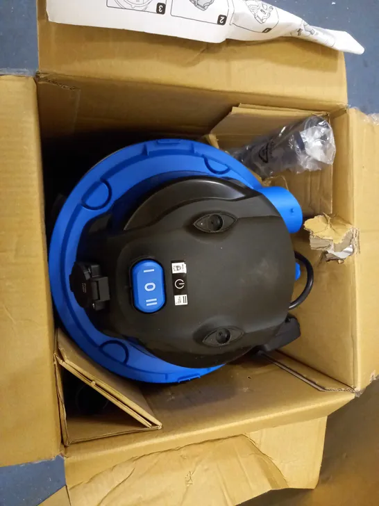 VACMASTER WET AND DRY VACUUM CLEANER 