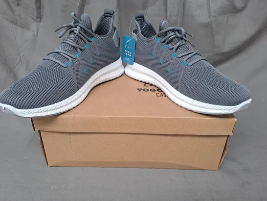 BOXED PAIR OF BXT YOGO FOAM CASUALS KNIT SHOES IN GREY SIZE 9